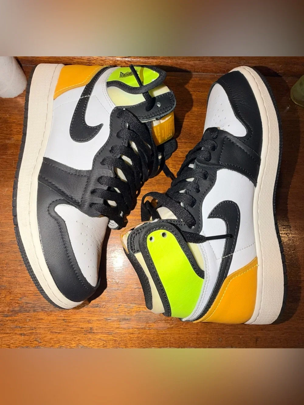 Nike Air Jordan 1 Mid GS 6Y Black White Yellow Green Leather 575441-118